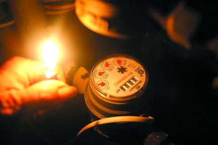 1个月居然用水67吨　这智能水表怎么了？